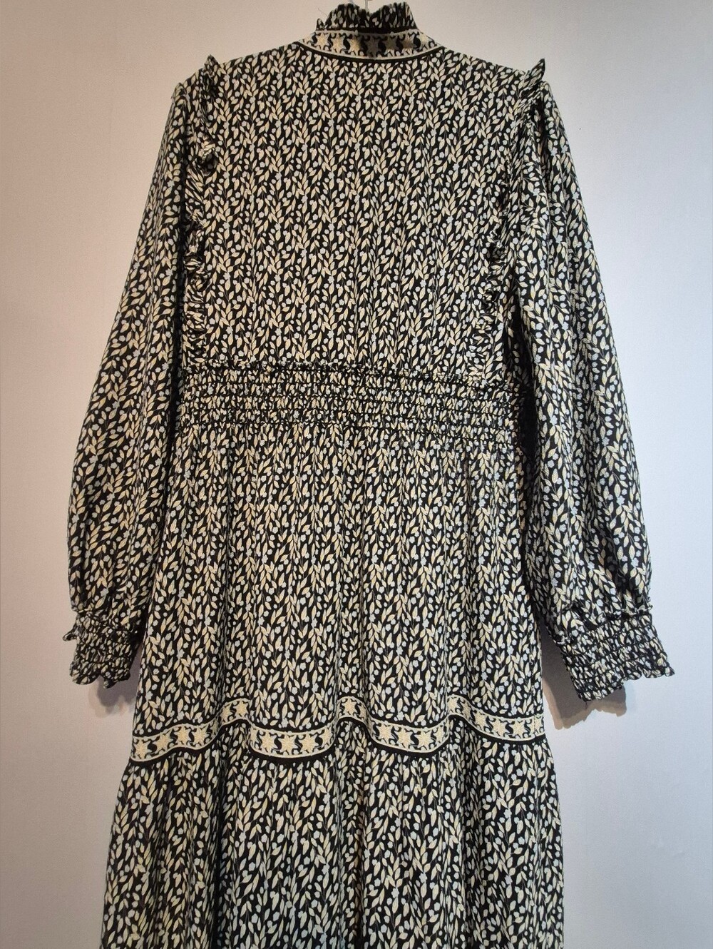Max Studio Black and Cream Printed Long-Sleeve Maxi Dress - Picture 4 of 9